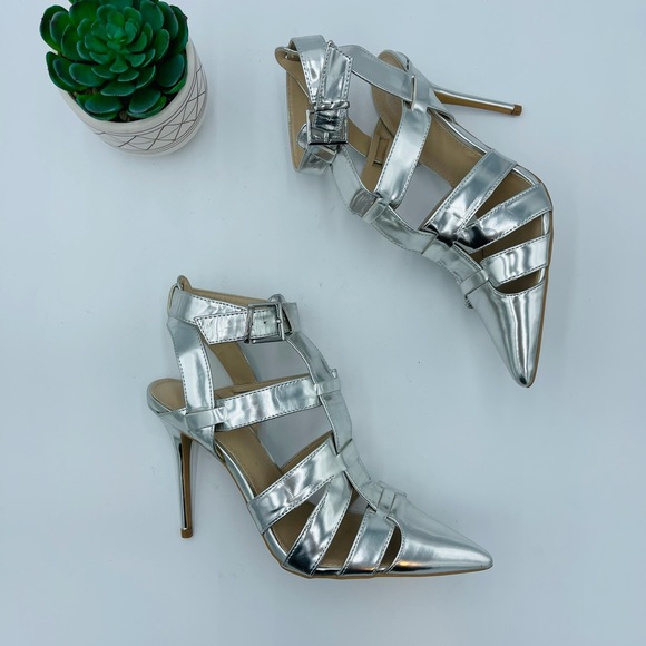 VICTORIA SECRET’S SILVER MUTLI STRAP POINTY HEELS - Picture 2 of 9
